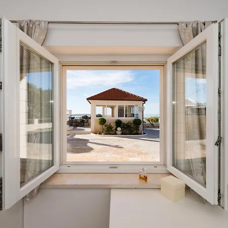 Villa Miljak *
